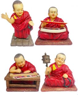 Lama practicing dharma set