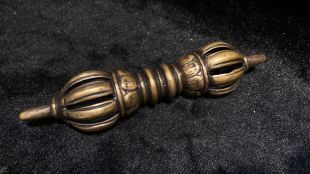 Nine-pronged pestle